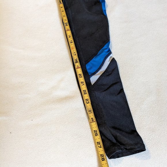 Alo Yoga Elevate airbrush leggings with mesh lower panels - Picture 3 of 5